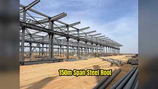 La gare en acier Q355B couvre l'envergure de 150 m